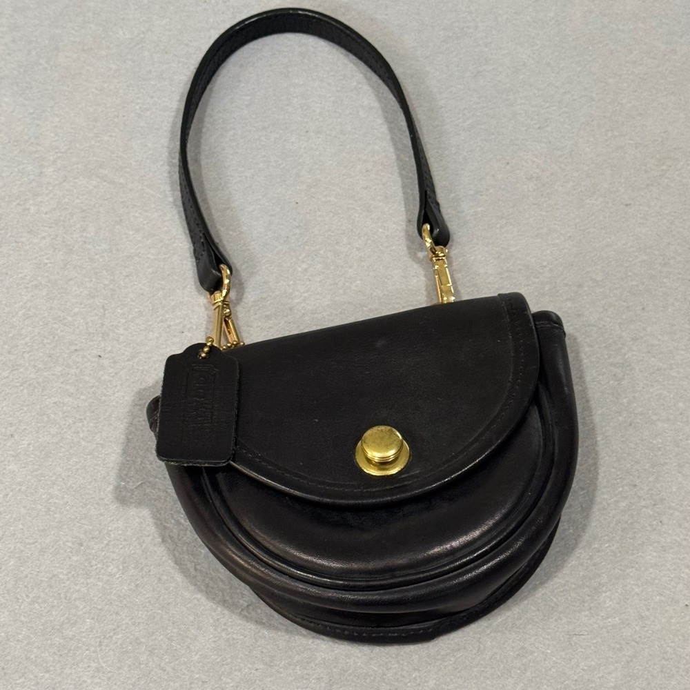 Coach Vintage Mini Bag Womens Black Leather Brass Turnlock 4MG-9826 USA‎ Made